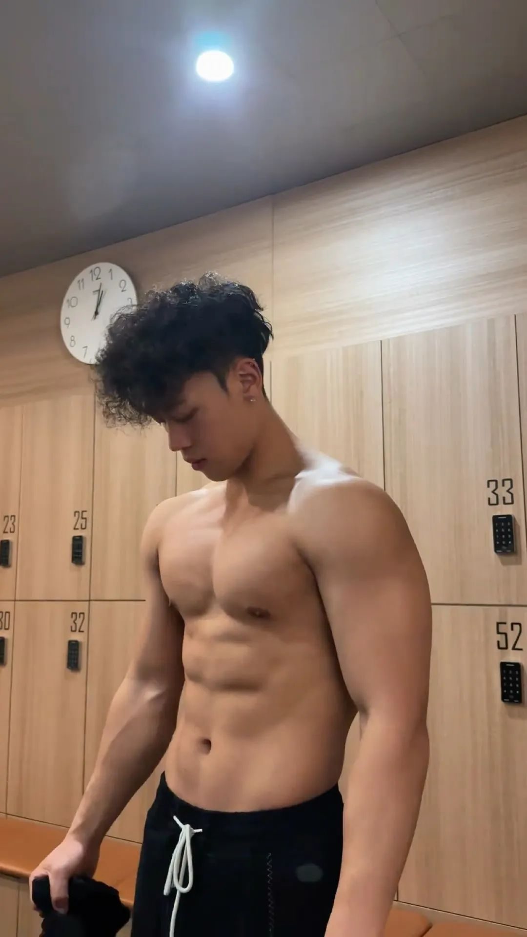 这个抖音 4W 粉的博主！？也被男记者采访了…