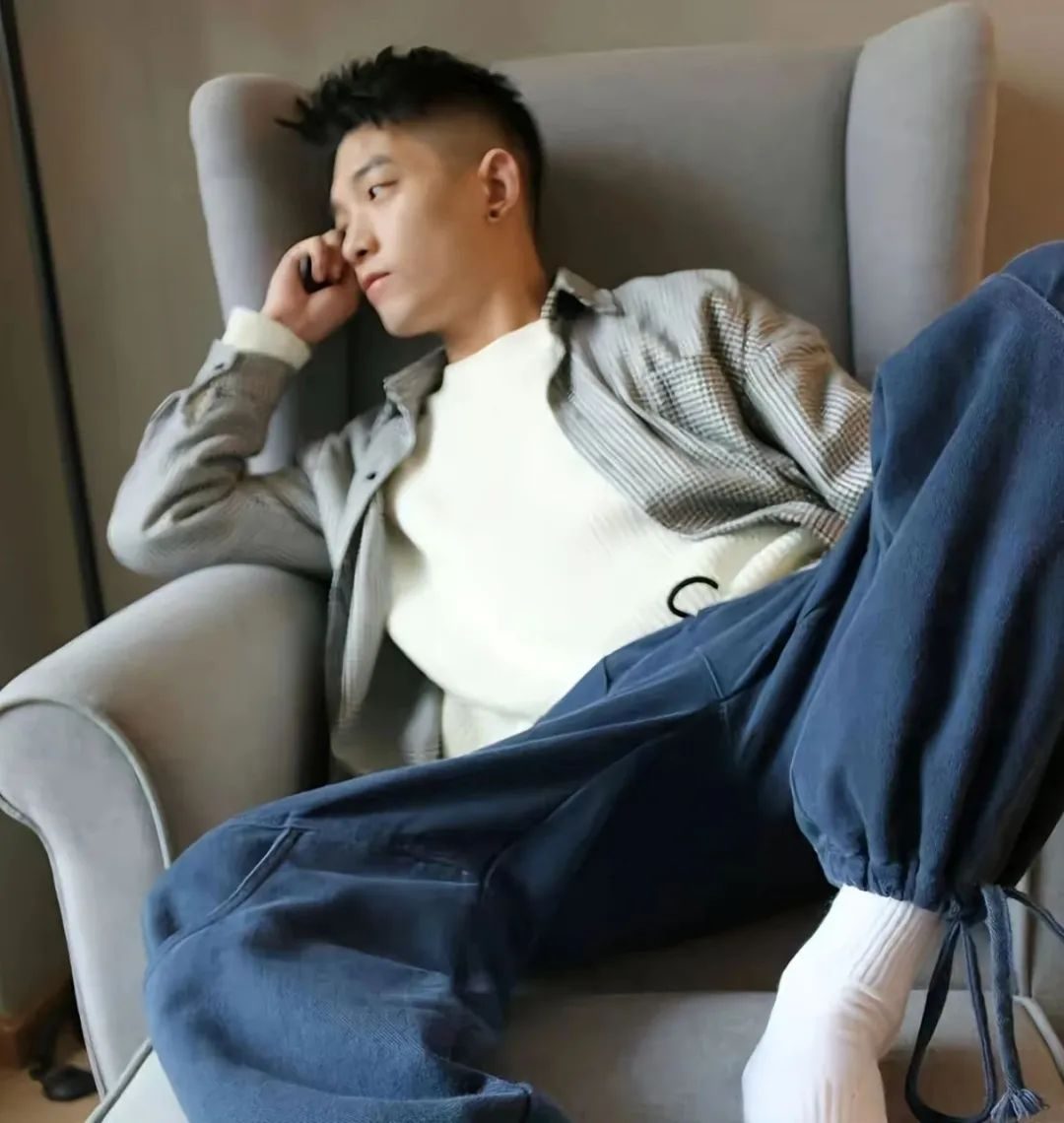复刻四川小虎的他，推特上的私照被流出……