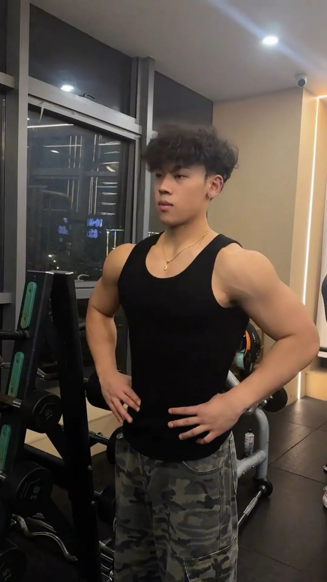 这个抖音 4W 粉的博主！？也被男记者采访了…