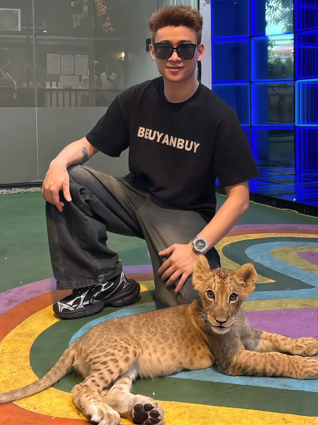 拍过《废土猎人》的子墨大魔王，他现在变成这样了。