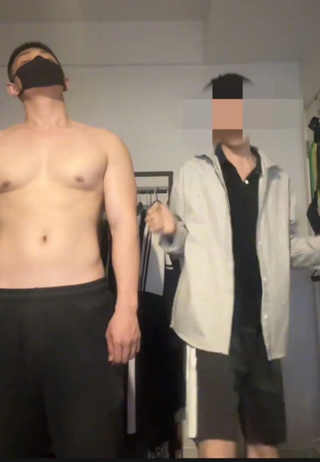 抖音网红官宣：与舅舅在一起了，舅妈离婚退出，舅舅的脂包肌好吸睛！