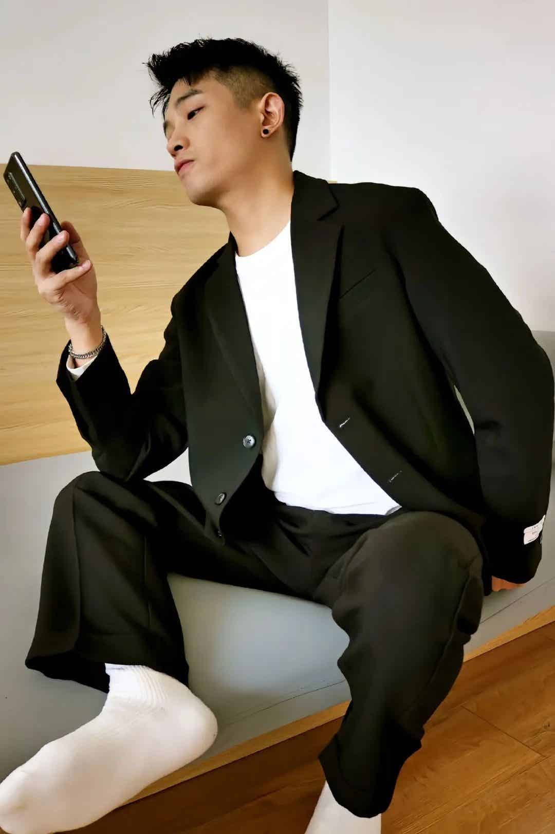 复刻四川小虎的他,推特上的私照被流出…… 复刻四川小虎的他,推特上的私照被流出……