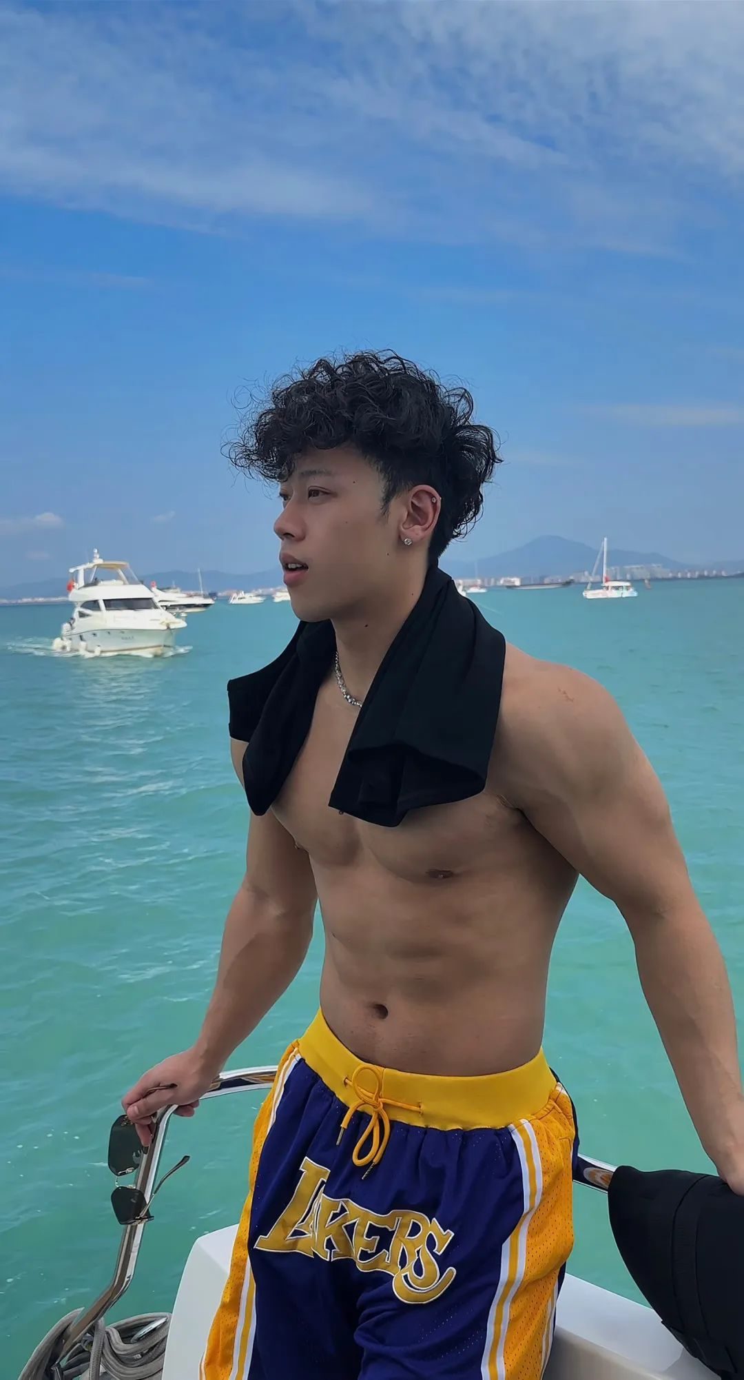 这个抖音 4W 粉的博主!?也被男记者采访了… 这个抖音 4W 粉的博主!?也被男记者采访了…