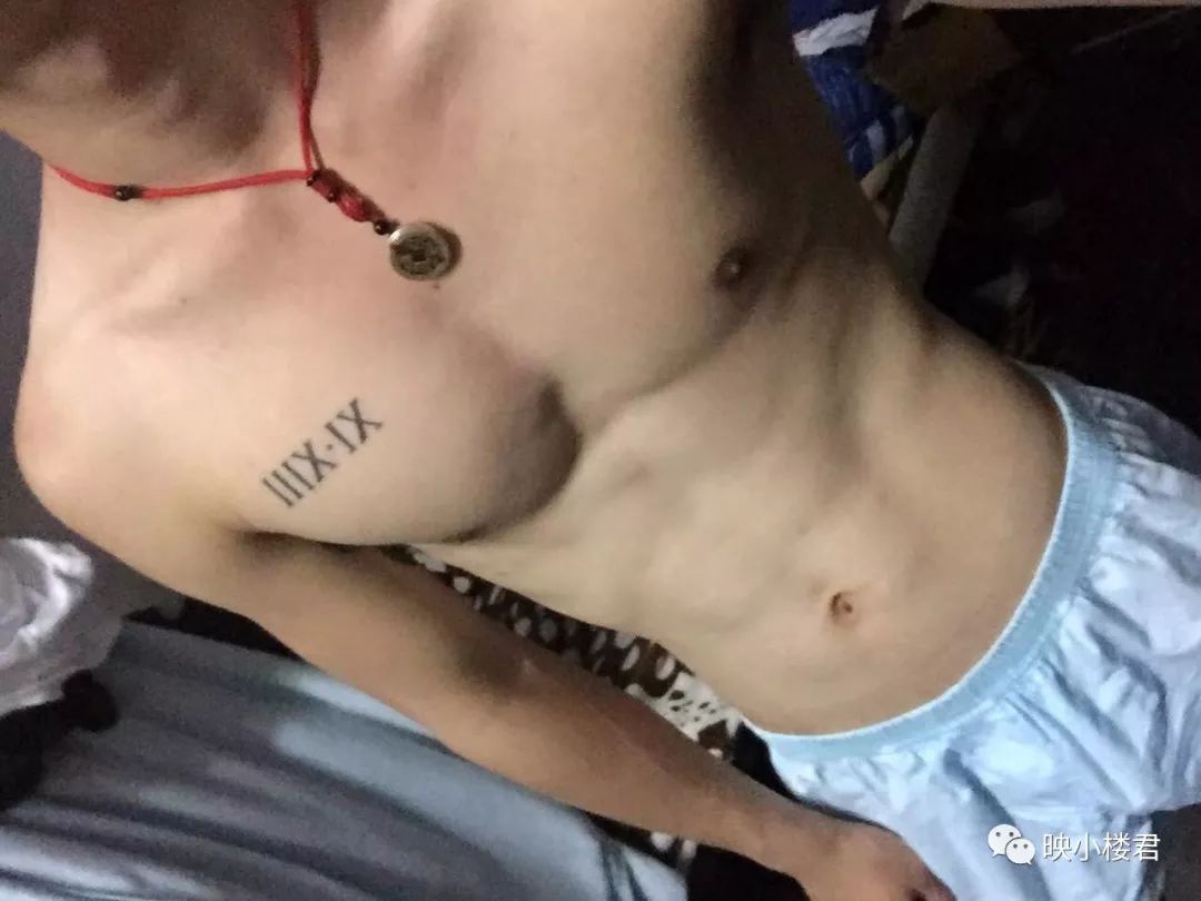 曾经的 blued 当红主播「式部」，奔四的他，如今却被 20 岁小狼狗给甩了？