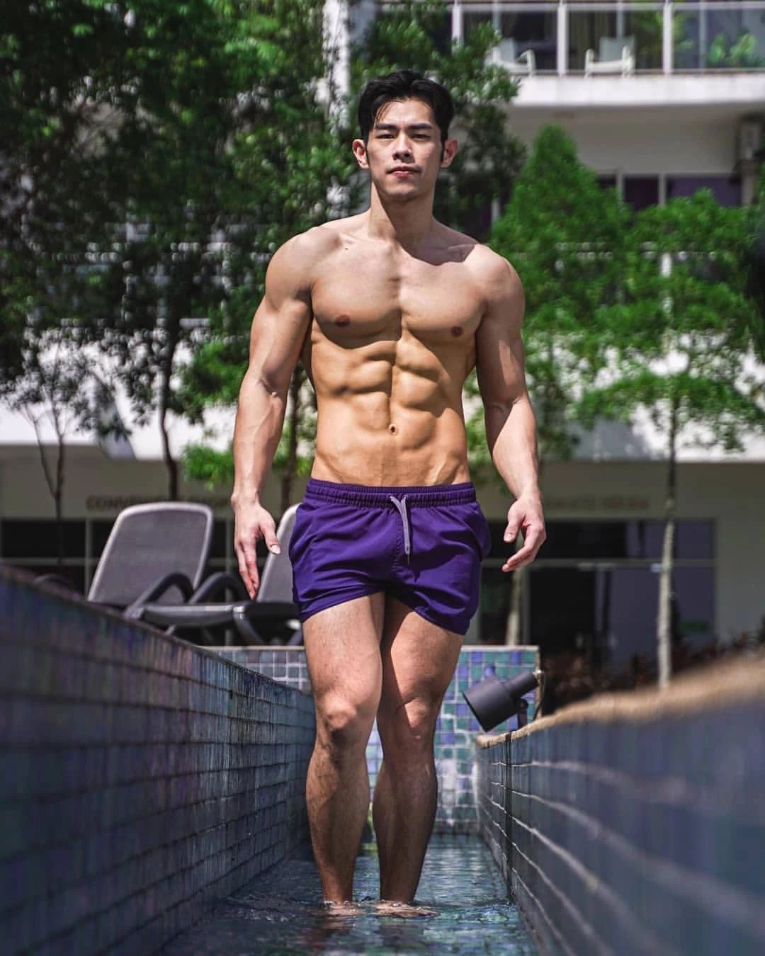" 周杰伦 " 最新肌肉照曝光,八块腹肌帅炸,身材赶超彭于晏? " 周杰伦 " 最新肌肉照曝光,八块腹肌帅炸,身材赶超彭于晏?
