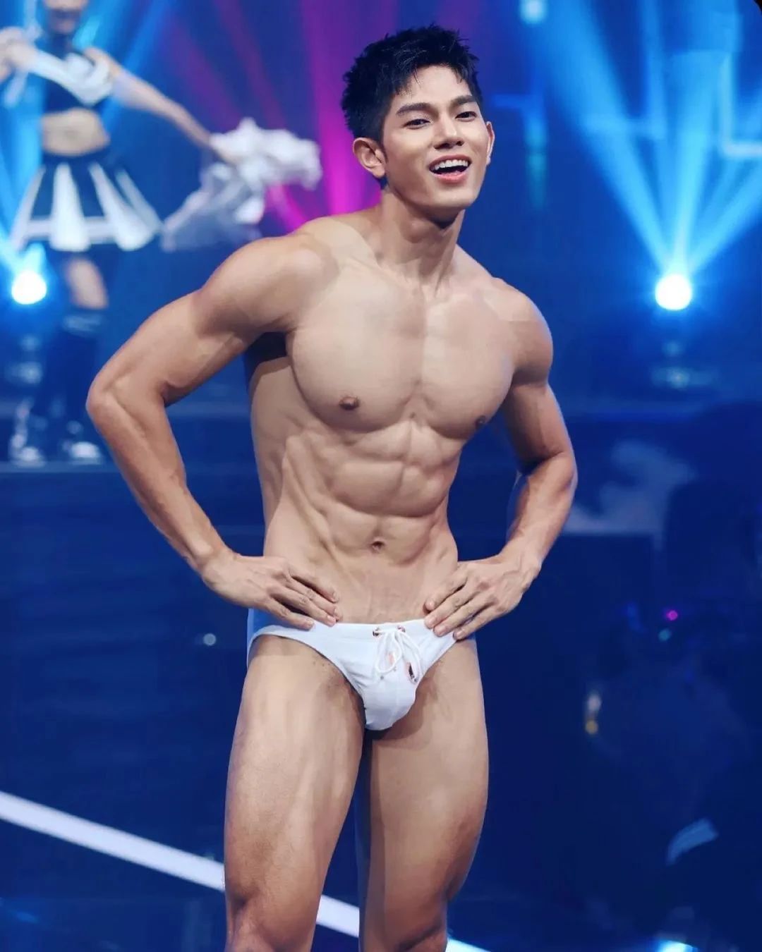 撞脸许光汉，他一亮相就引发全场尖叫！