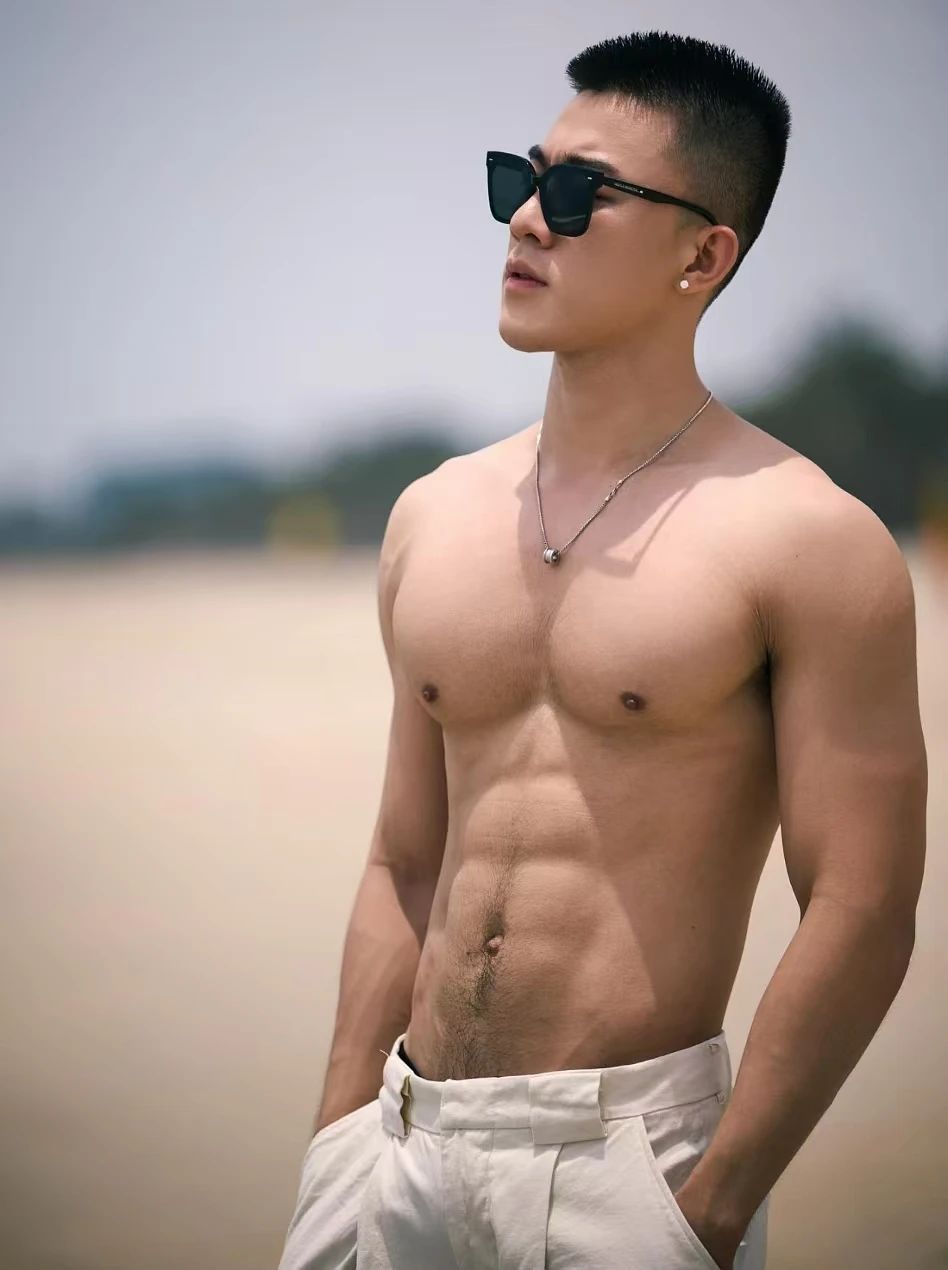 灰裤子运动男自拍私照流出！？这强大实力太顶啦！