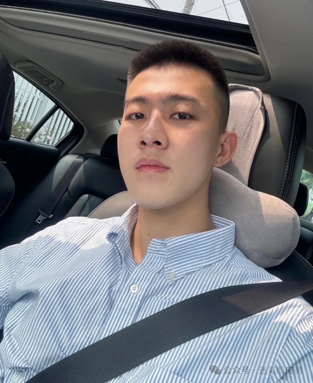 灰裤子运动男自拍私照流出！？这强大实力太顶啦！