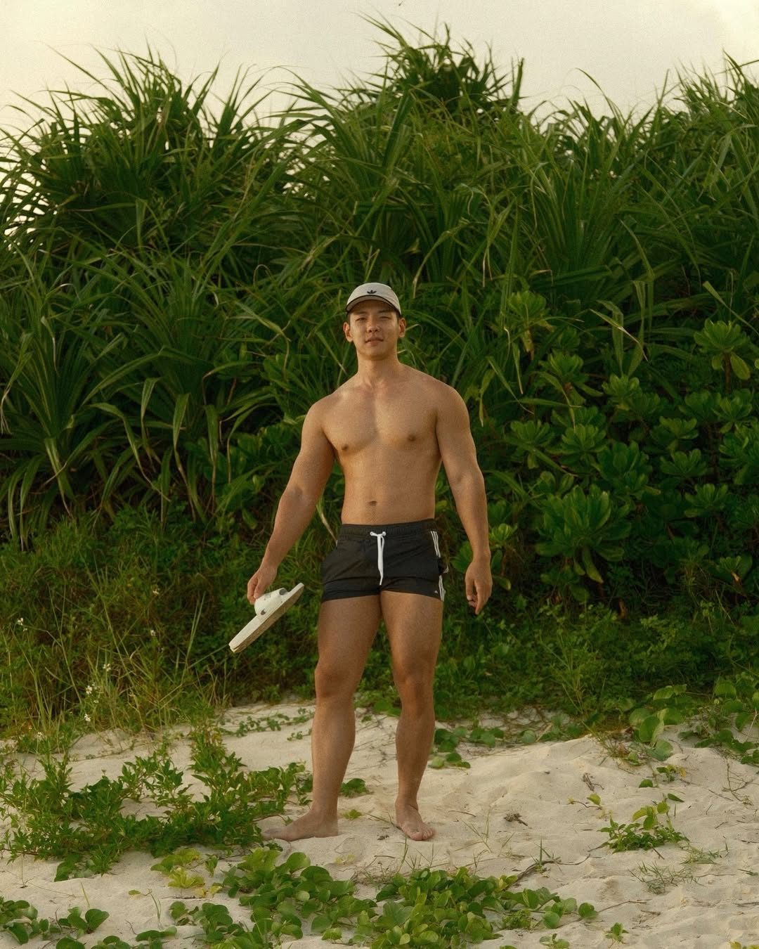 越看越上头的脂包肌小哥，黑皮阳光味谁顶得住