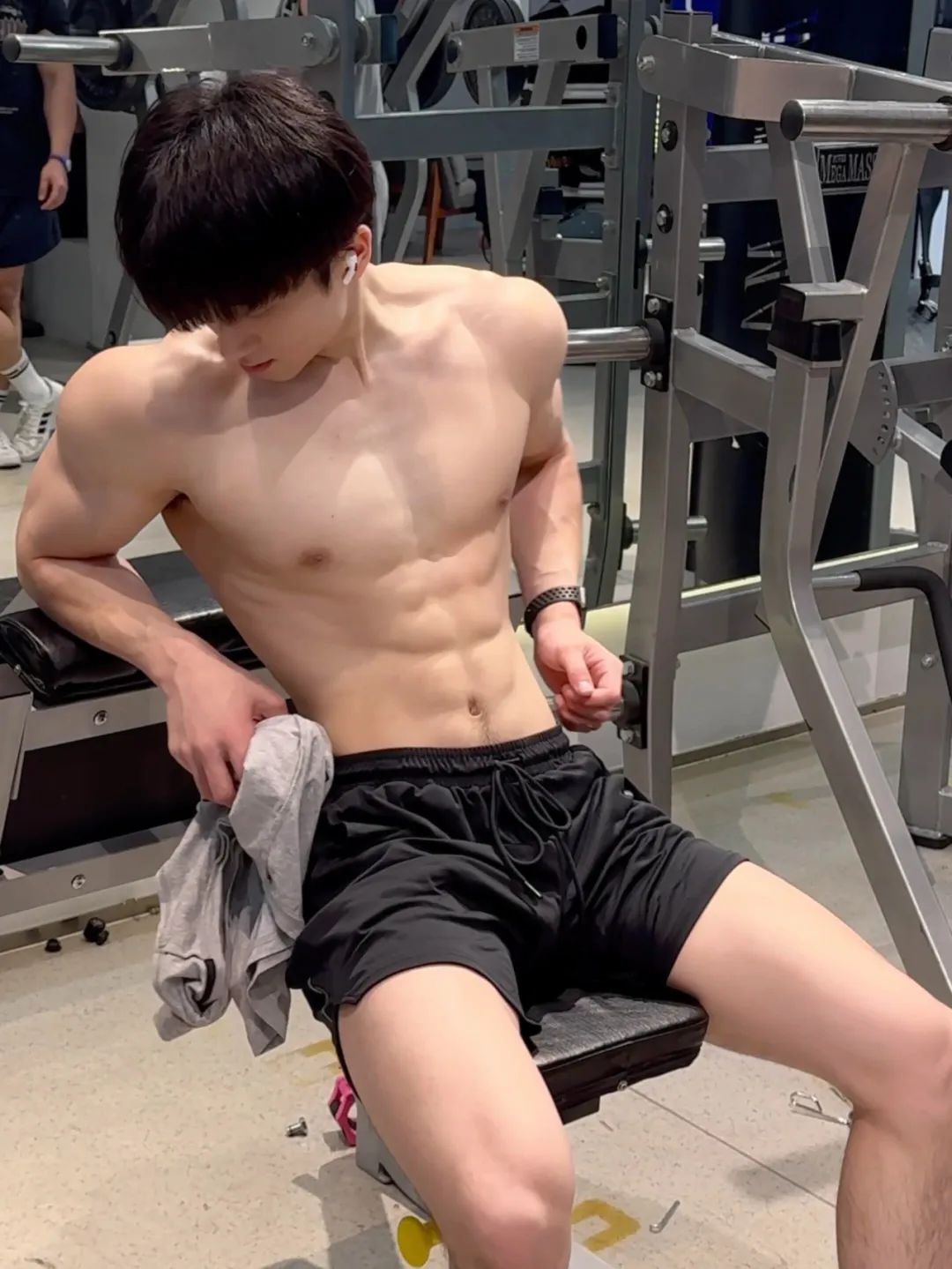 玩超大的 185CM 腹肌帅哥私教，是多少人的梦中情男？