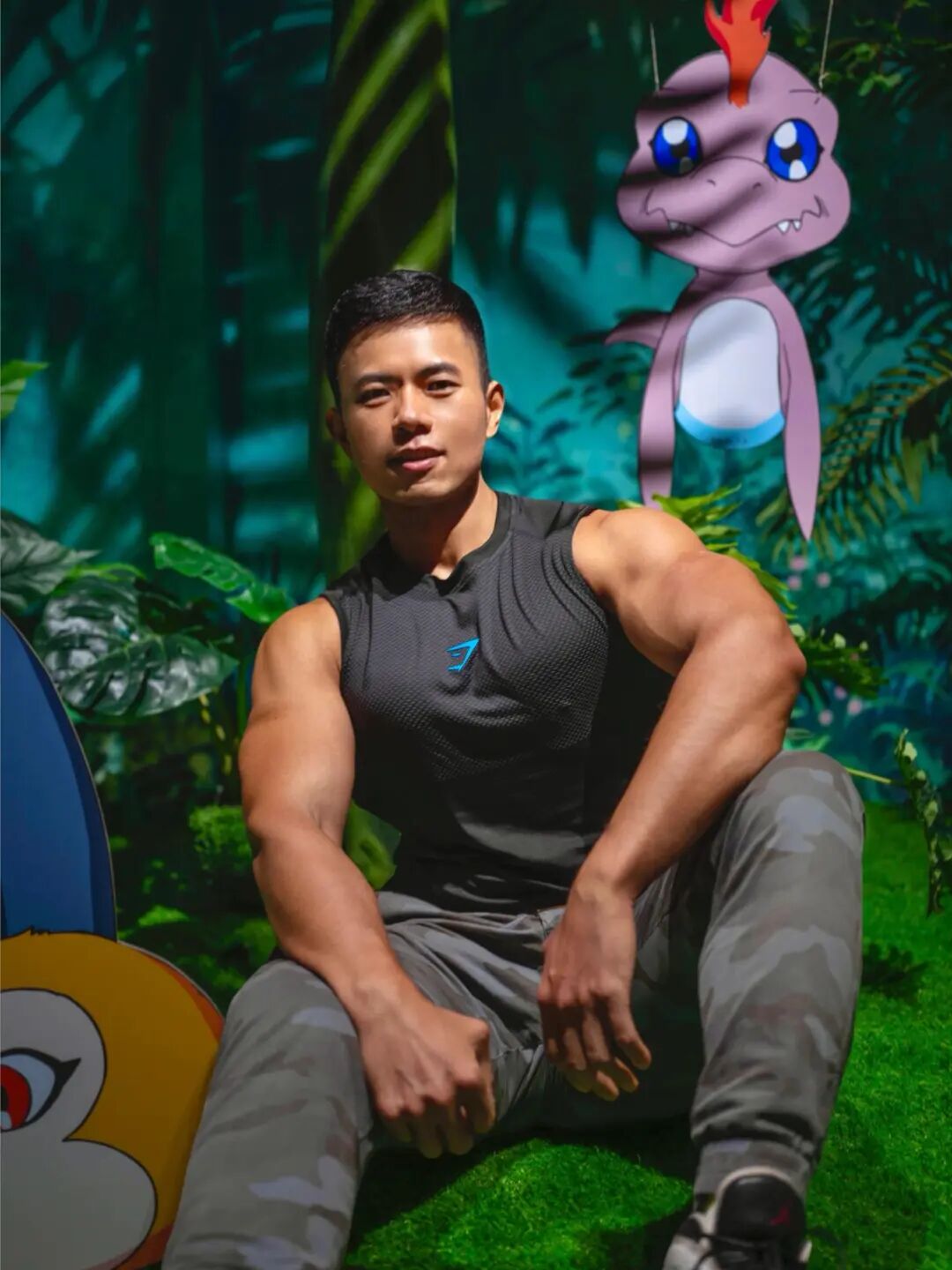 爱好旅游的大块头黑皮肌肉男 Frank 爱好旅游的大块头黑皮肌肉男 Frank