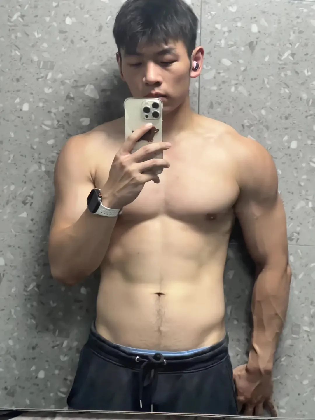 翻拍 taylor 霉霉 的西北大学男孩，终于找到了！！！