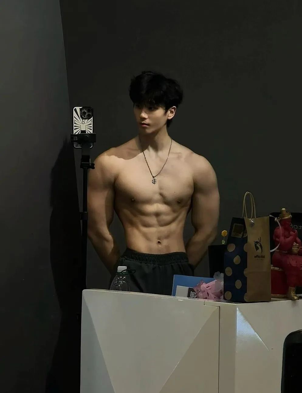 玩超大的 185CM 腹肌帅哥私教，是多少人的梦中情男？