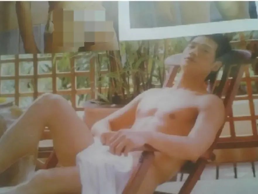 太顶了！何晟铭早年写真曝光，于正的“白月光”真不是盖的…