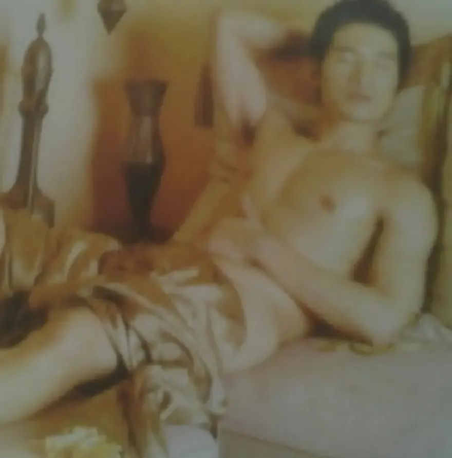 太顶了！何晟铭早年写真曝光，于正的“白月光”真不是盖的…