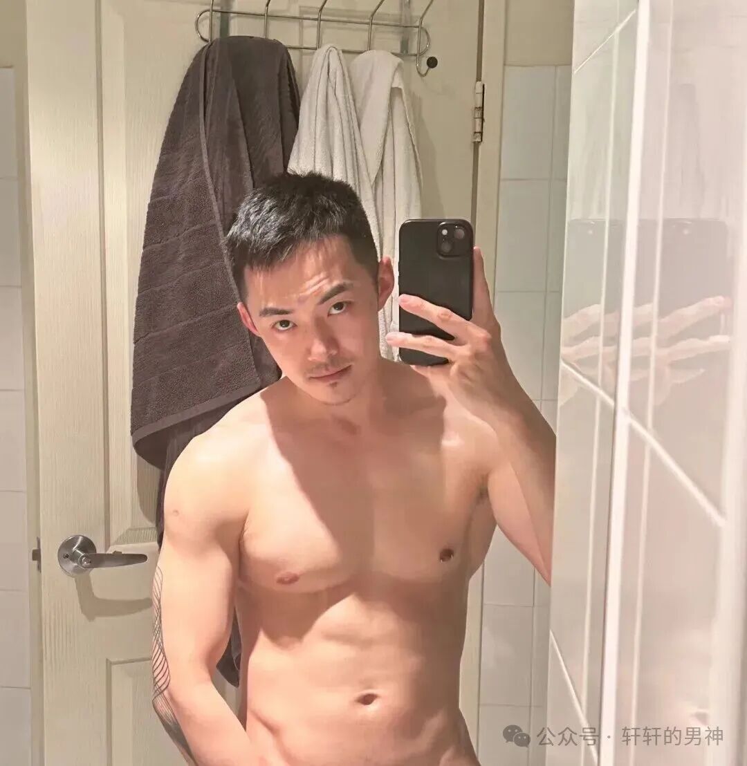 推上很火的露脸肌肉男，曾是小编的男神！