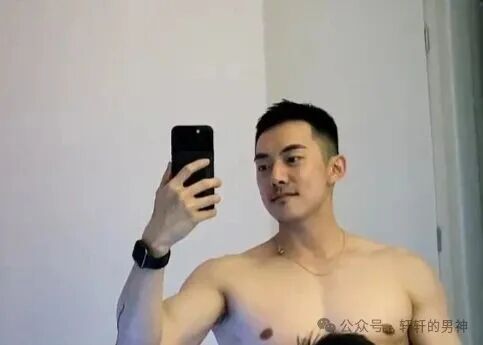 推上很火的露脸肌肉男，曾是小编的男神！