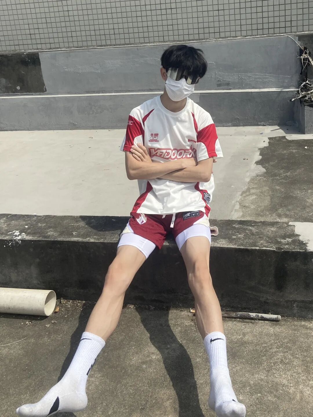 外网又火了一个薄肌体育生！私照曝光还撩粉……