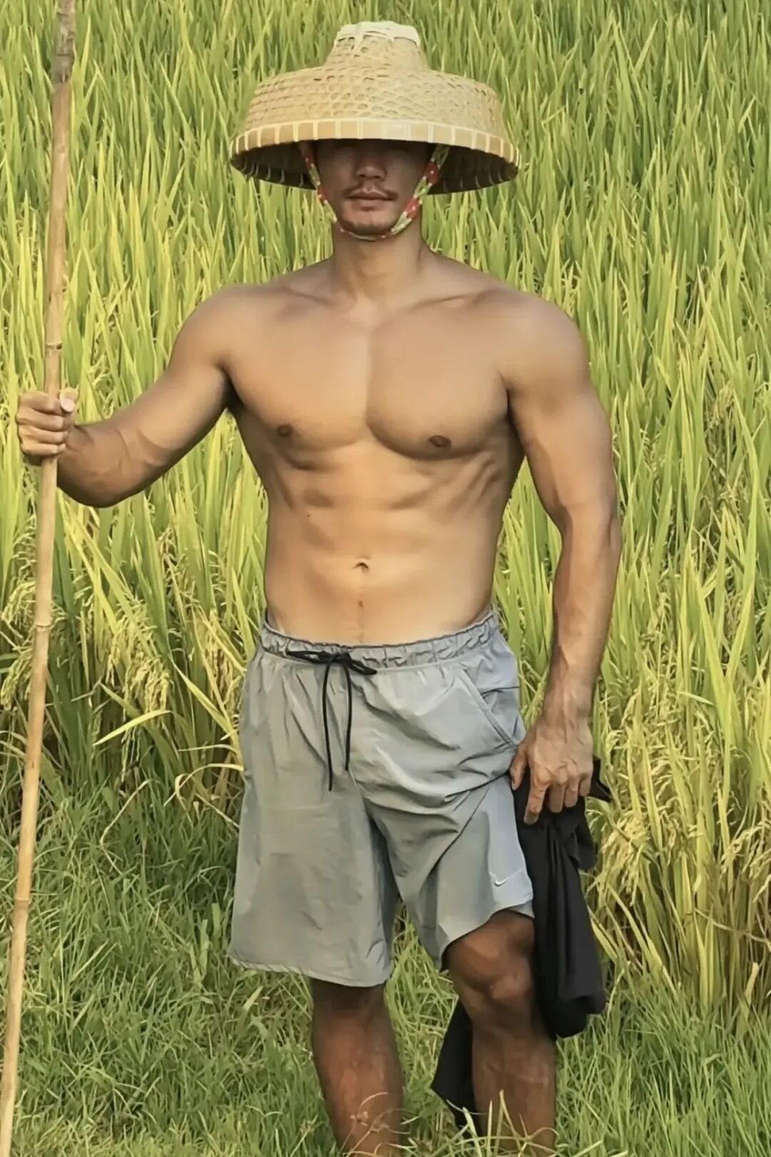 这位皮肤黝黑、八块腹肌,勇救溺水小伙的蜀黎,早该火了!网友神评:“天啦,这就是老公级别!” 这位皮肤黝黑、八块腹肌,勇救溺水小伙的蜀黎,早该火了!网友神评:“天啦,这就是老公级别!”