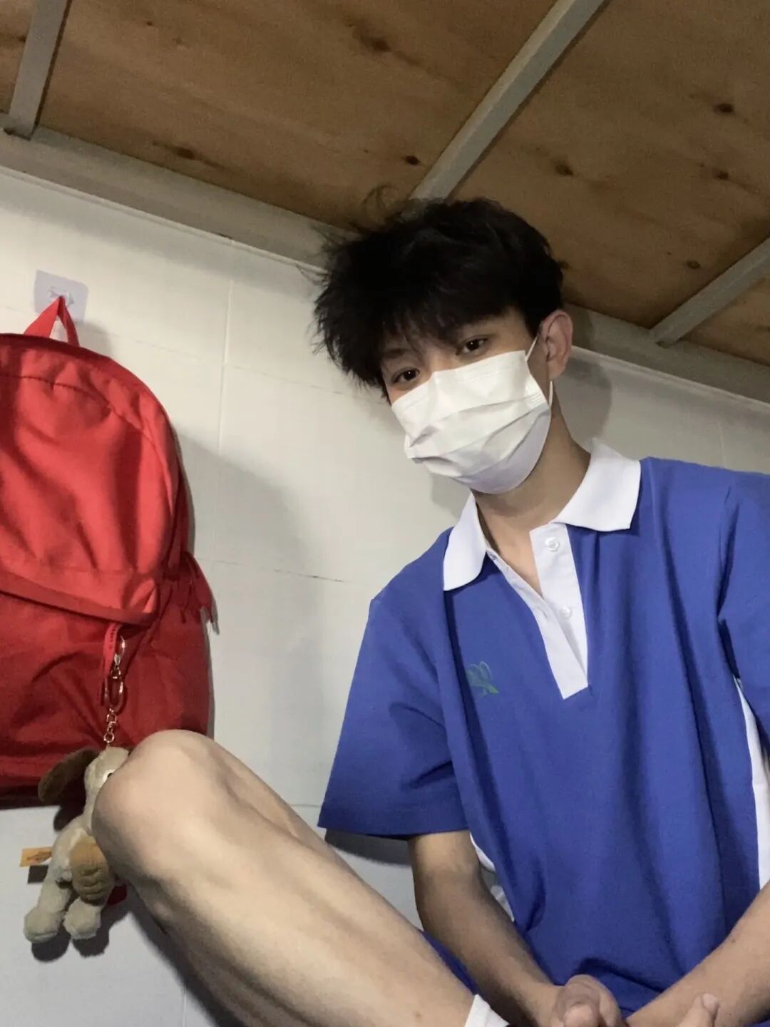 外网又火了一个薄肌体育生！私照曝光还撩粉……