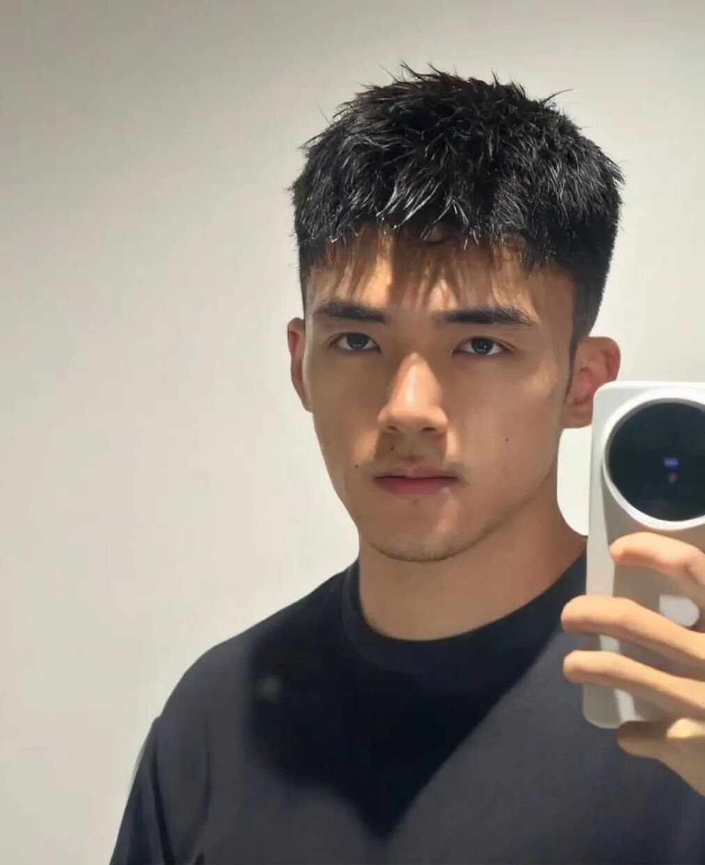 这才是帅气男生该剪的发型,潮流时尚有魅力! 这才是帅气男生该剪的发型,潮流时尚有魅力!