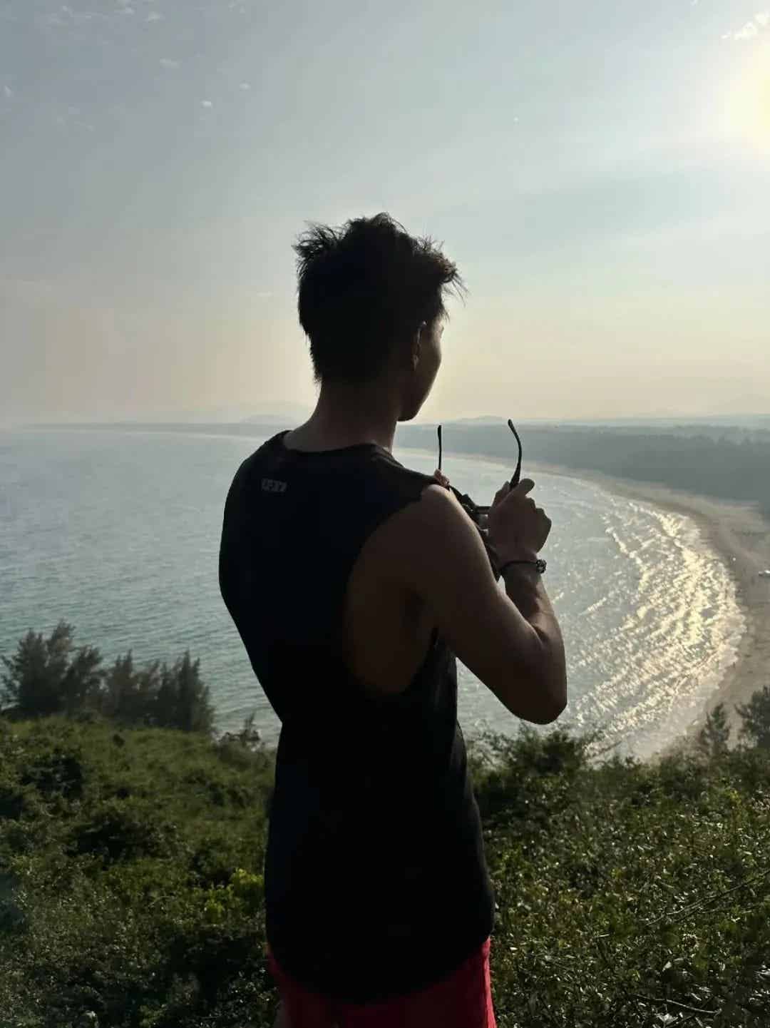 黑皮战损年下腹肌.... 被这个北京模特小哥帅晕了！