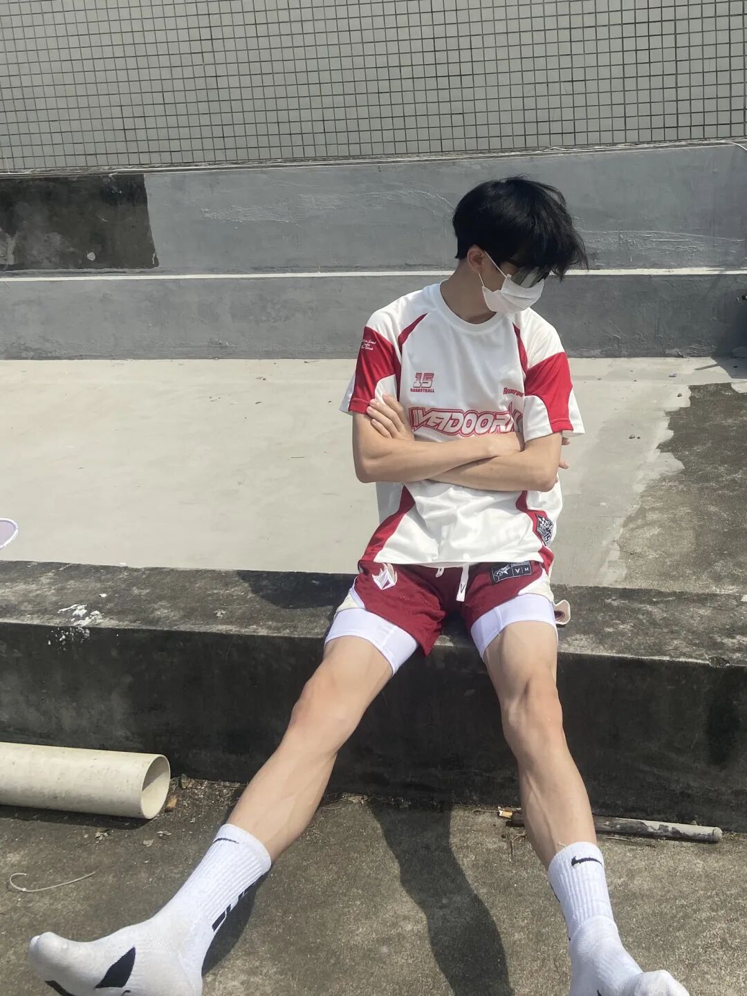 外网又火了一个薄肌体育生！私照曝光还撩粉……
