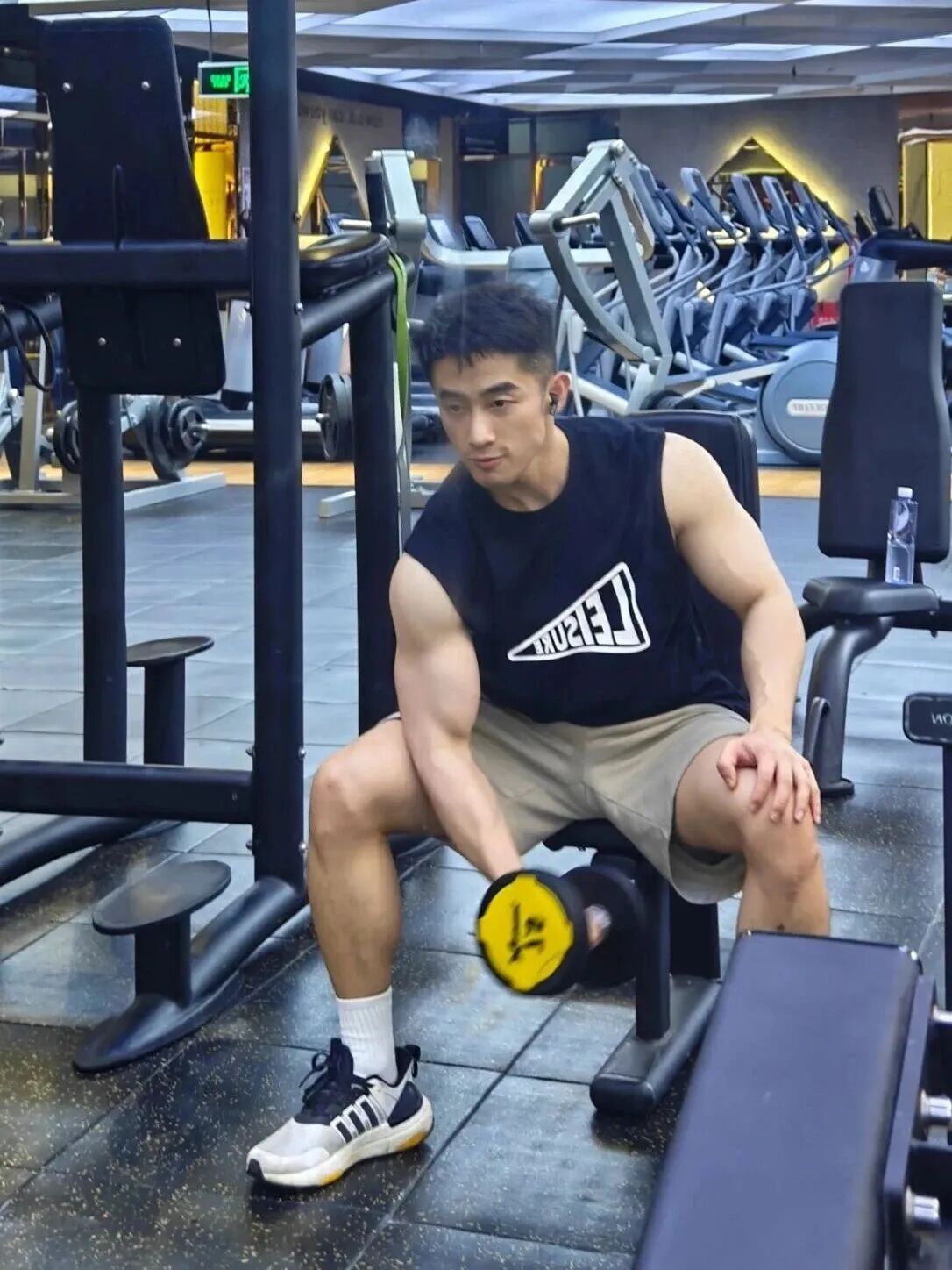 43 岁的上海网红一姐张弦，现在变成这样了...