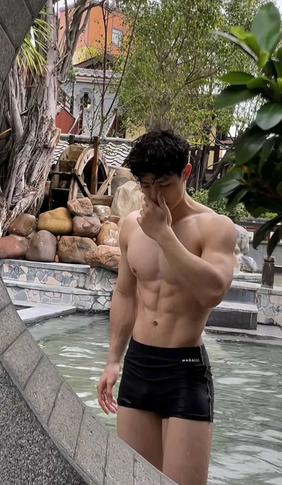 成都 188 男大游泳教练,腹肌长腿超级诱惑! 私下玩的真花.... 成都 188 男大游泳教练,腹肌长腿超级诱惑! 私下玩的真花....