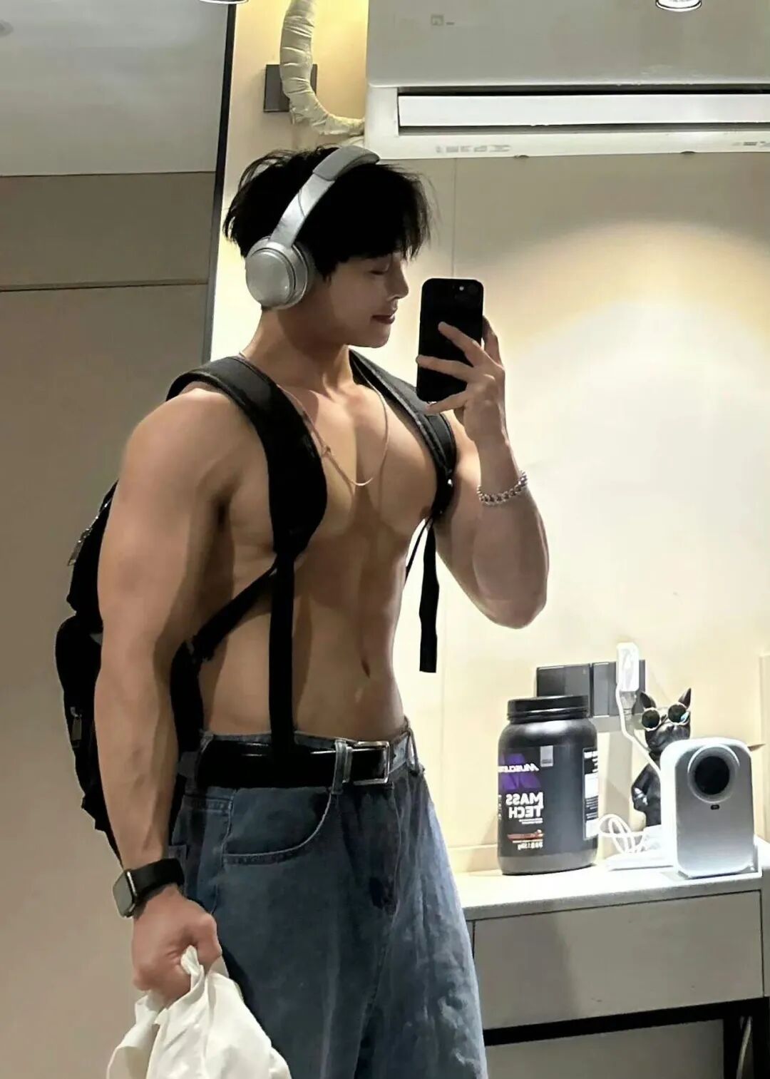 体育生火了!多人疑似被采访?兵哥哥火车上被偷拍? 体育生火了!多人疑似被采访?兵哥哥火车上被偷拍?