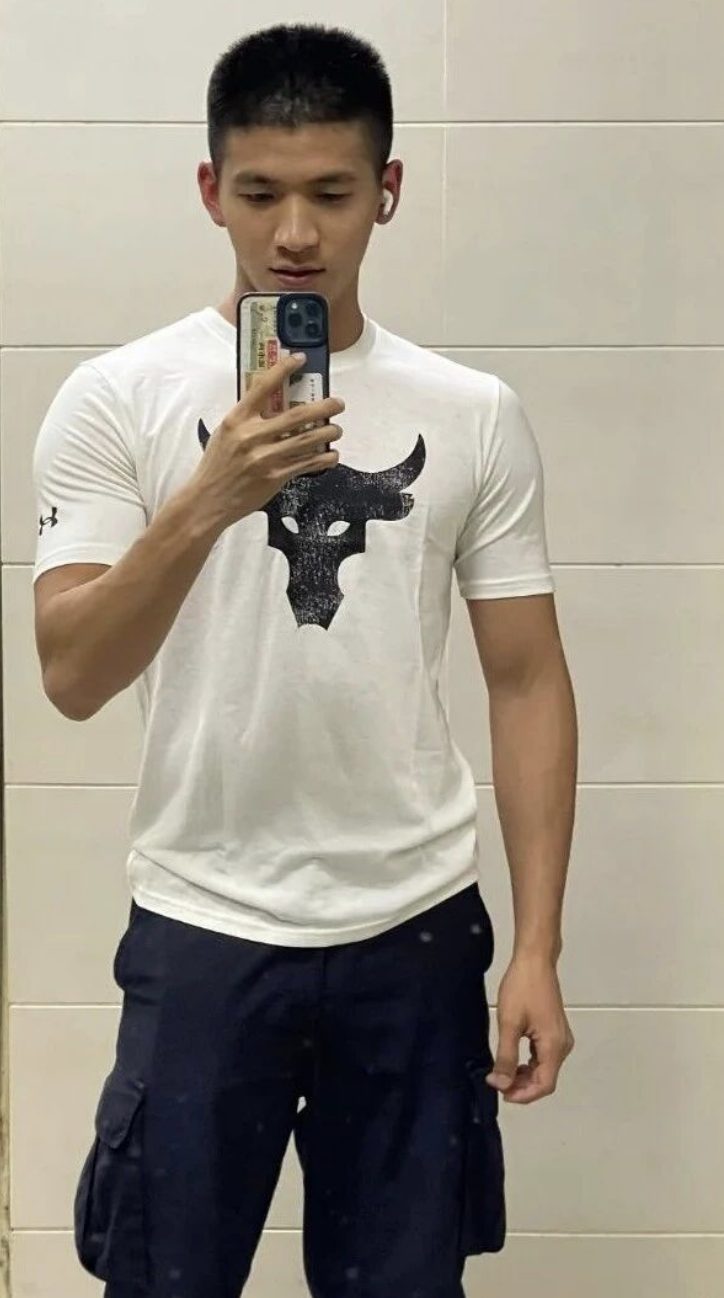 这样的警校生男大,我一个直男都想谈! 这样的警校生男大,我一个直男都想谈!