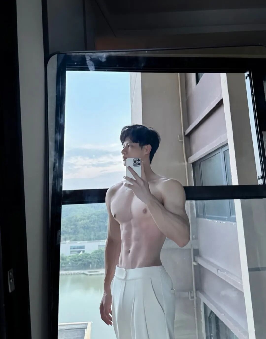 成都 188 男大游泳教练,腹肌长腿超级诱惑! 私下玩的真花.... 成都 188 男大游泳教练,腹肌长腿超级诱惑! 私下玩的真花....