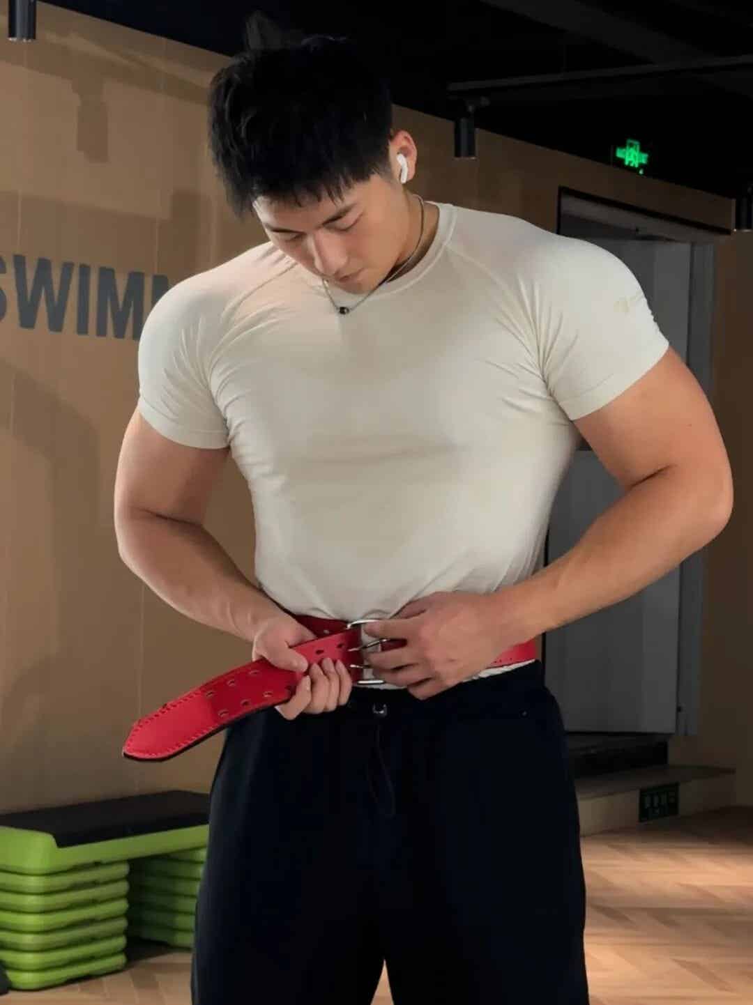 黑皮体育生大猛攻，篮球体育生玩的真花...