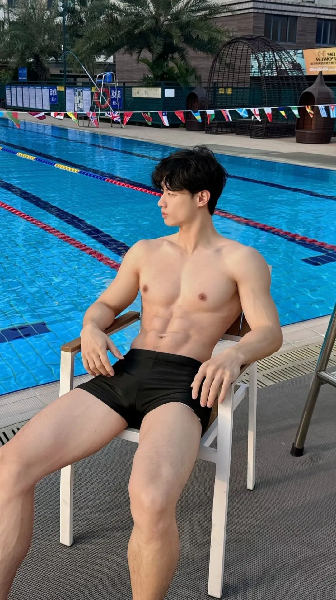 成都 188 男大游泳教练,腹肌长腿超级诱惑! 私下玩的真花.... 成都 188 男大游泳教练,腹肌长腿超级诱惑! 私下玩的真花....