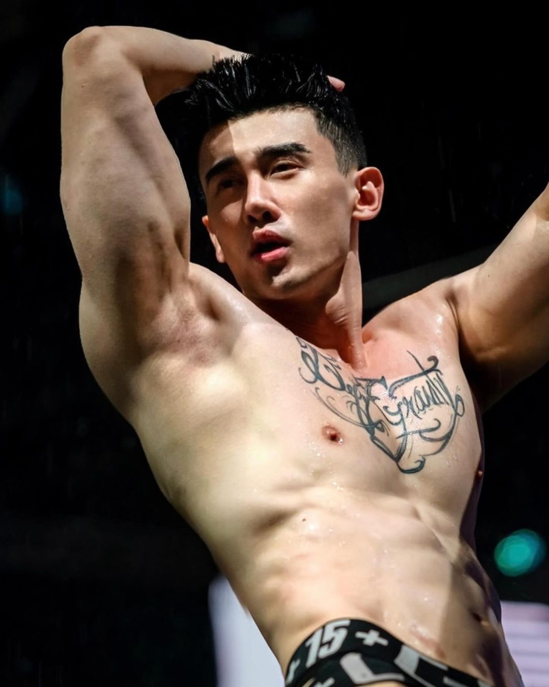 反转！魔都酒吧肌肉网红肌肉男被误传“嗑药”？酒吧回应：真相没你想的那样