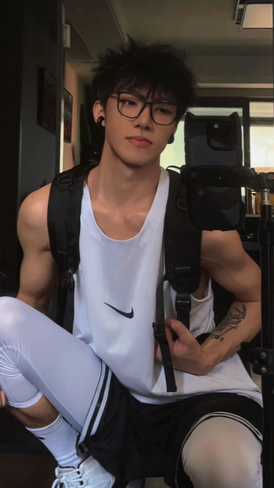 188cm 南京体育学院男大，竟然是东北极品白袜 top!