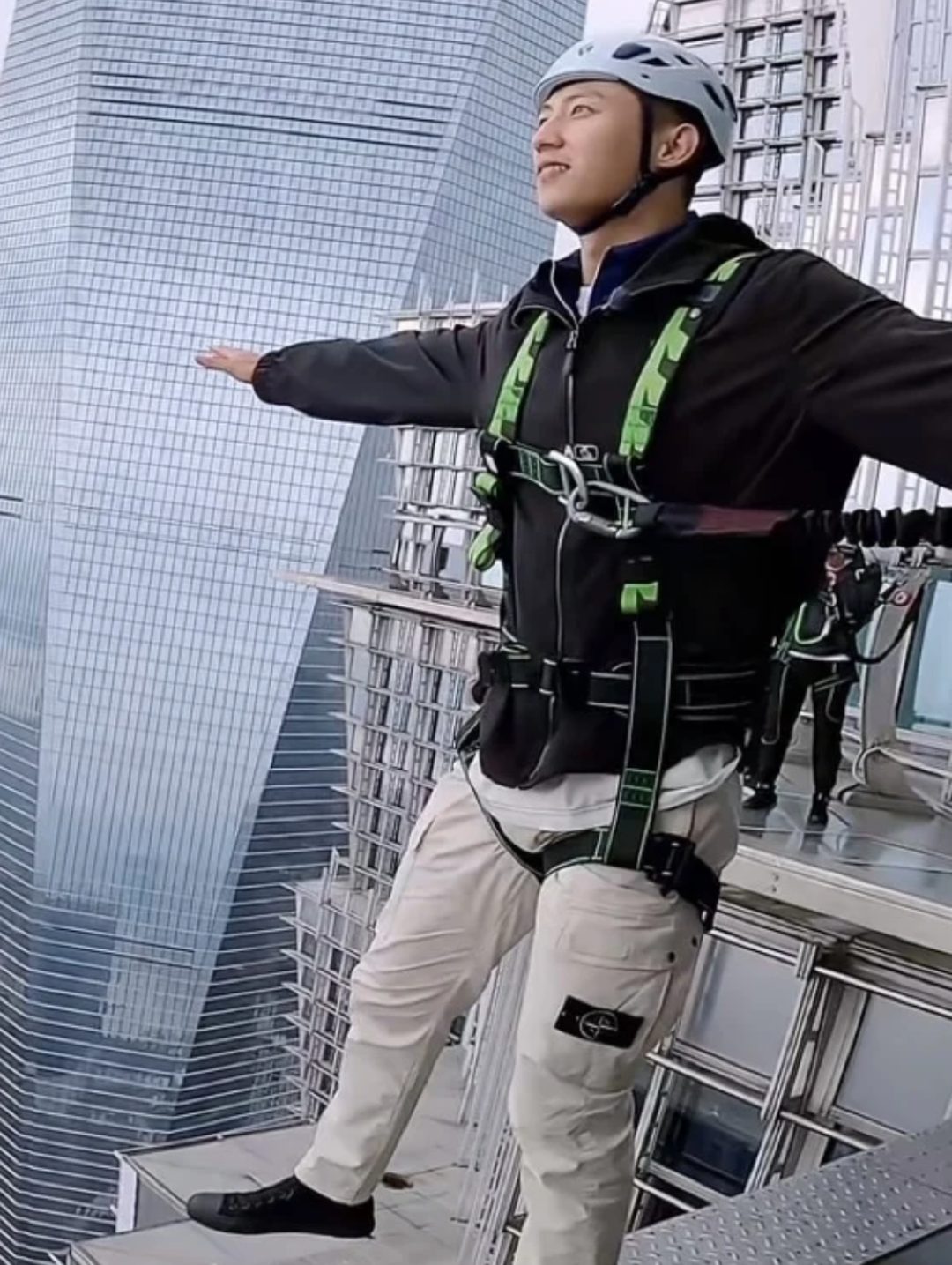 黄景瑜长腿太凸啦还被考古了?完全挡不住看一眼沦陷! 黄景瑜长腿太凸啦还被考古了?完全挡不住看一眼沦陷!