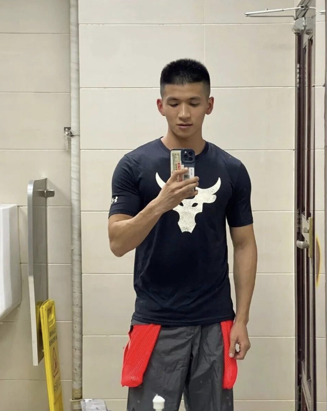 这样的警校生男大,我一个直男都想谈! 这样的警校生男大,我一个直男都想谈!