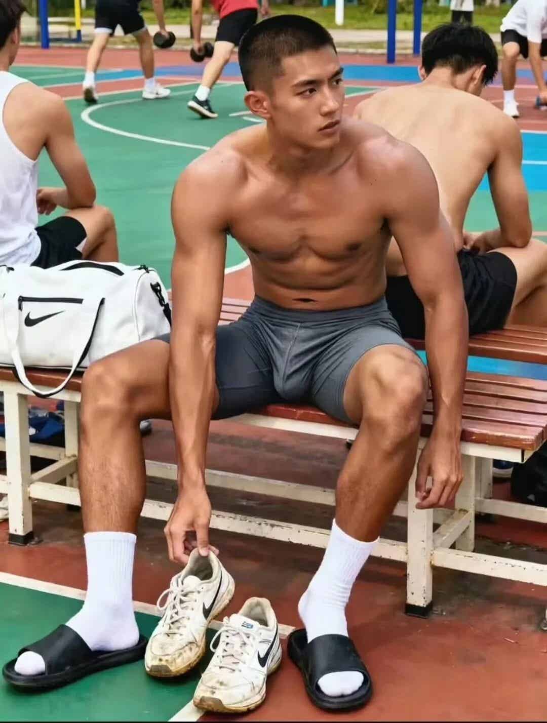 大批直男在流浪吧求 gay 收留？有姐妹吃到了？