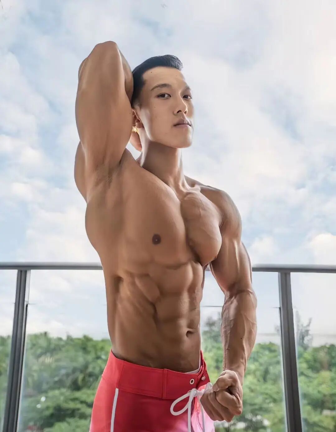 健身网红“小庞”肌肉被开发到最大!他建模脸配上八块腹肌“超润”,多少人到达不了?! 健身网红“小庞”肌肉被开发到最大!他建模脸配上八块腹肌“超润”,多少人到达不了?!