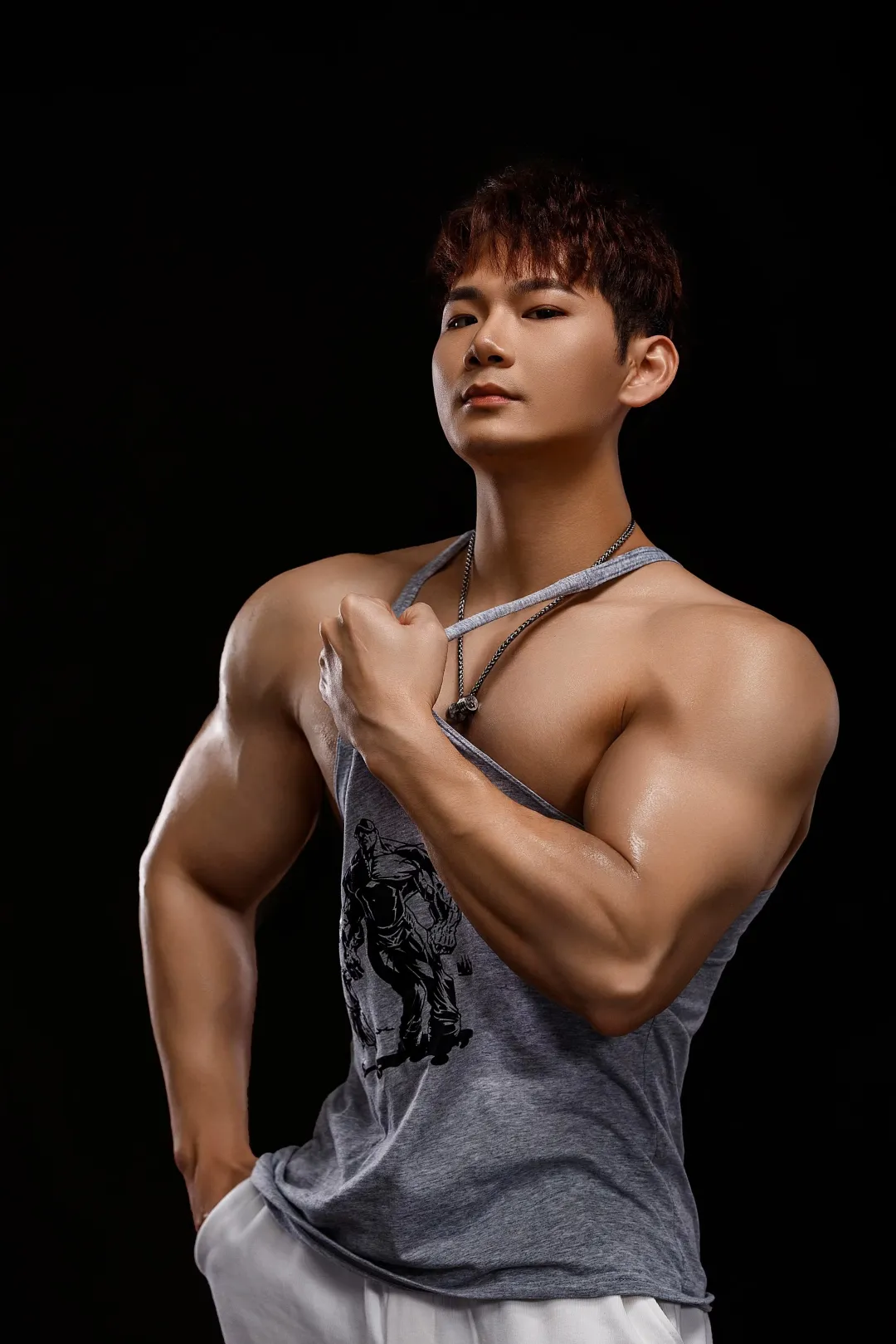 健身网红“小庞”肌肉被开发到最大!他建模脸配上八块腹肌“超润”,多少人到达不了?! 健身网红“小庞”肌肉被开发到最大!他建模脸配上八块腹肌“超润”,多少人到达不了?!