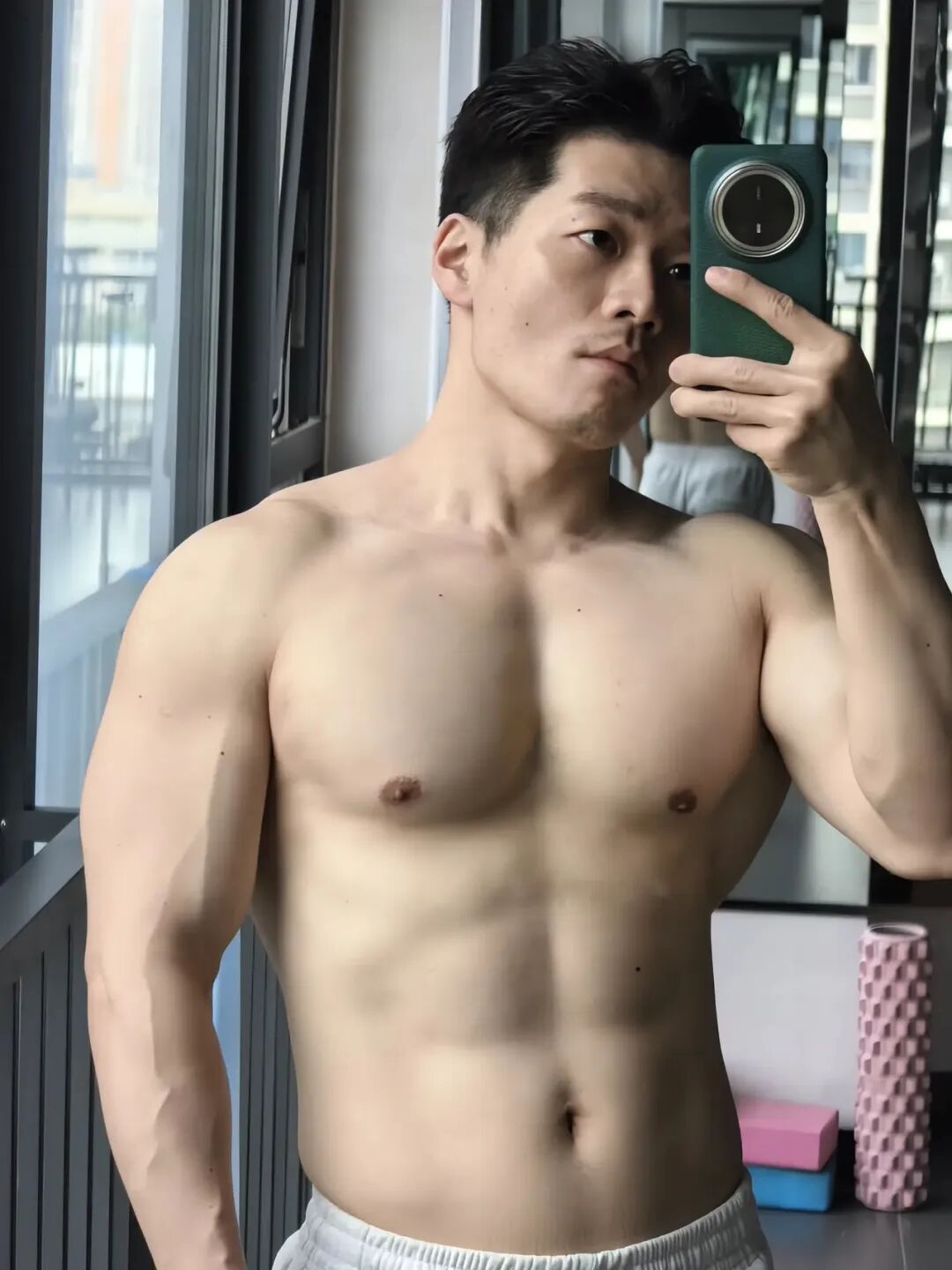 【晕】家门口 de 健身教练被专访了!女记者真是无处不在… 【晕】家门口 de 健身教练被专访了!女记者真是无处不在…