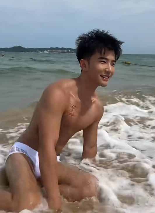 双胞胎哥哥男友开撕胞弟，听说视频流出来了才开撕？