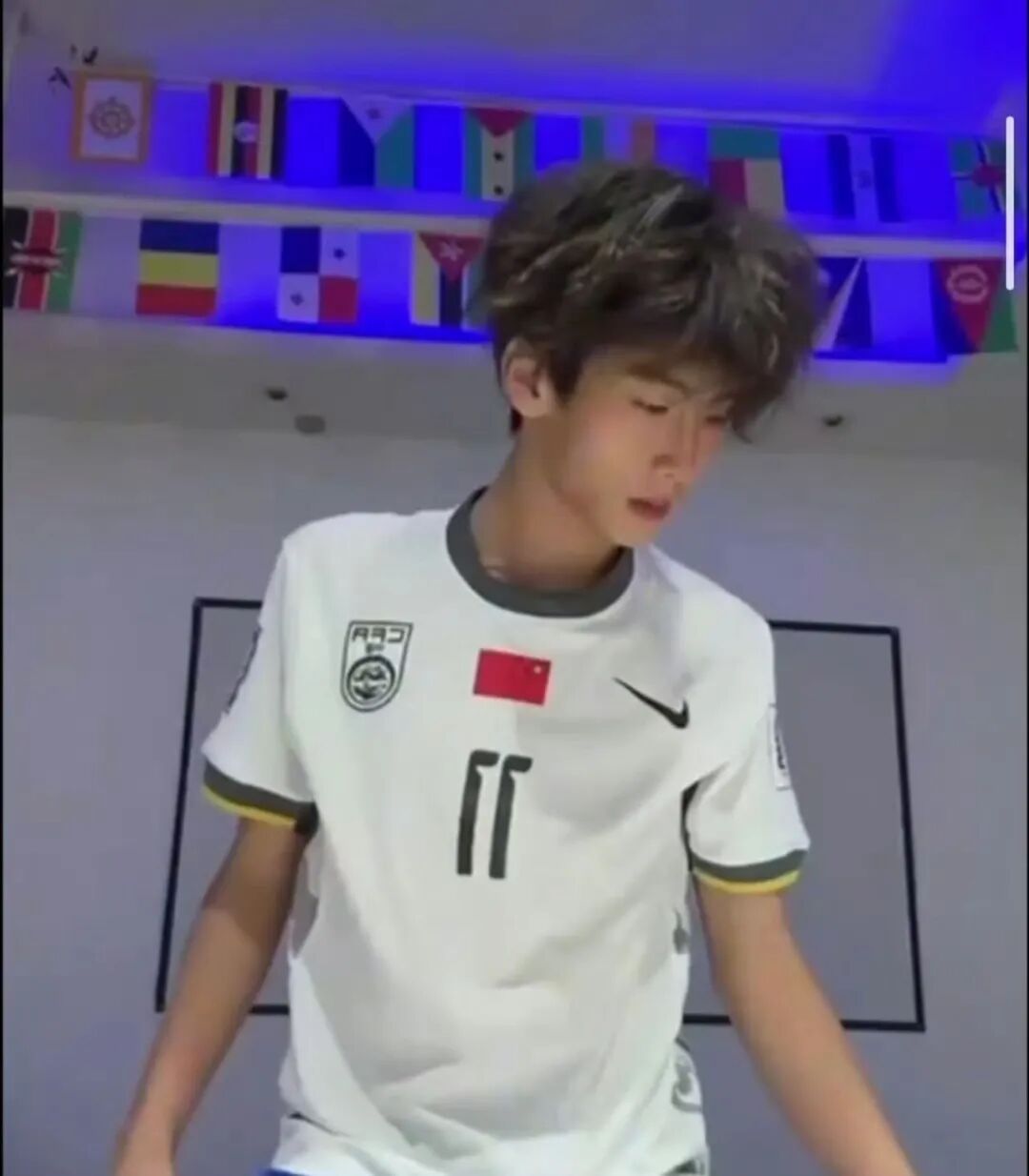 体育生火了!多人疑似被采访?兵哥哥火车上被偷拍? 体育生火了!多人疑似被采访?兵哥哥火车上被偷拍?