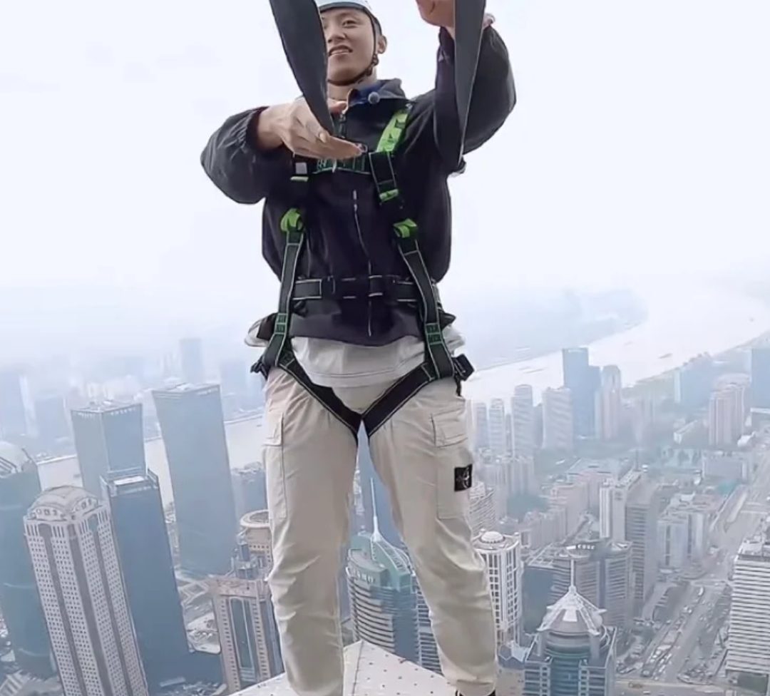 黄景瑜长腿太凸啦还被考古了?完全挡不住看一眼沦陷! 黄景瑜长腿太凸啦还被考古了?完全挡不住看一眼沦陷!