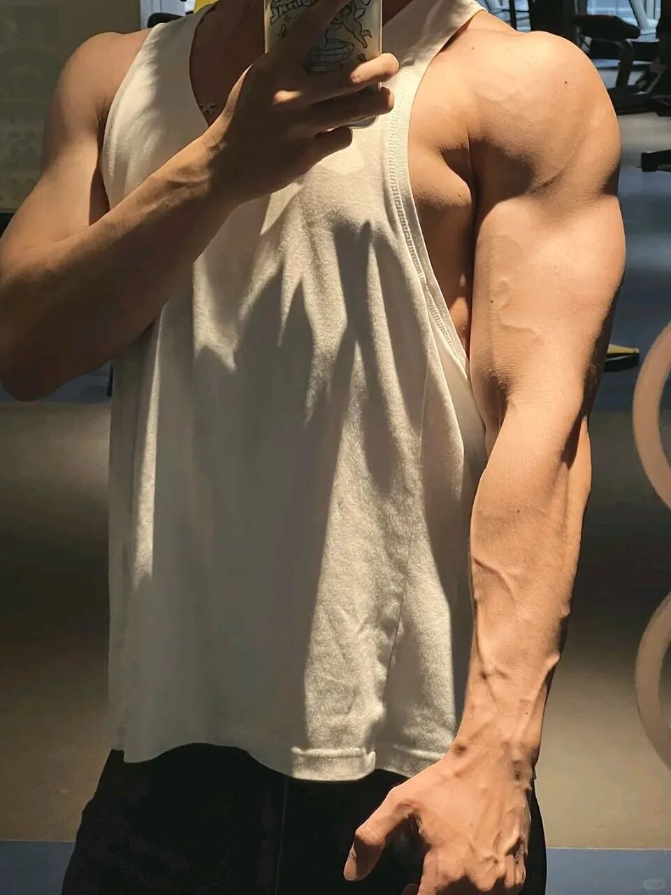 单眼皮眼镜男，又直又欲的东北帅哥
