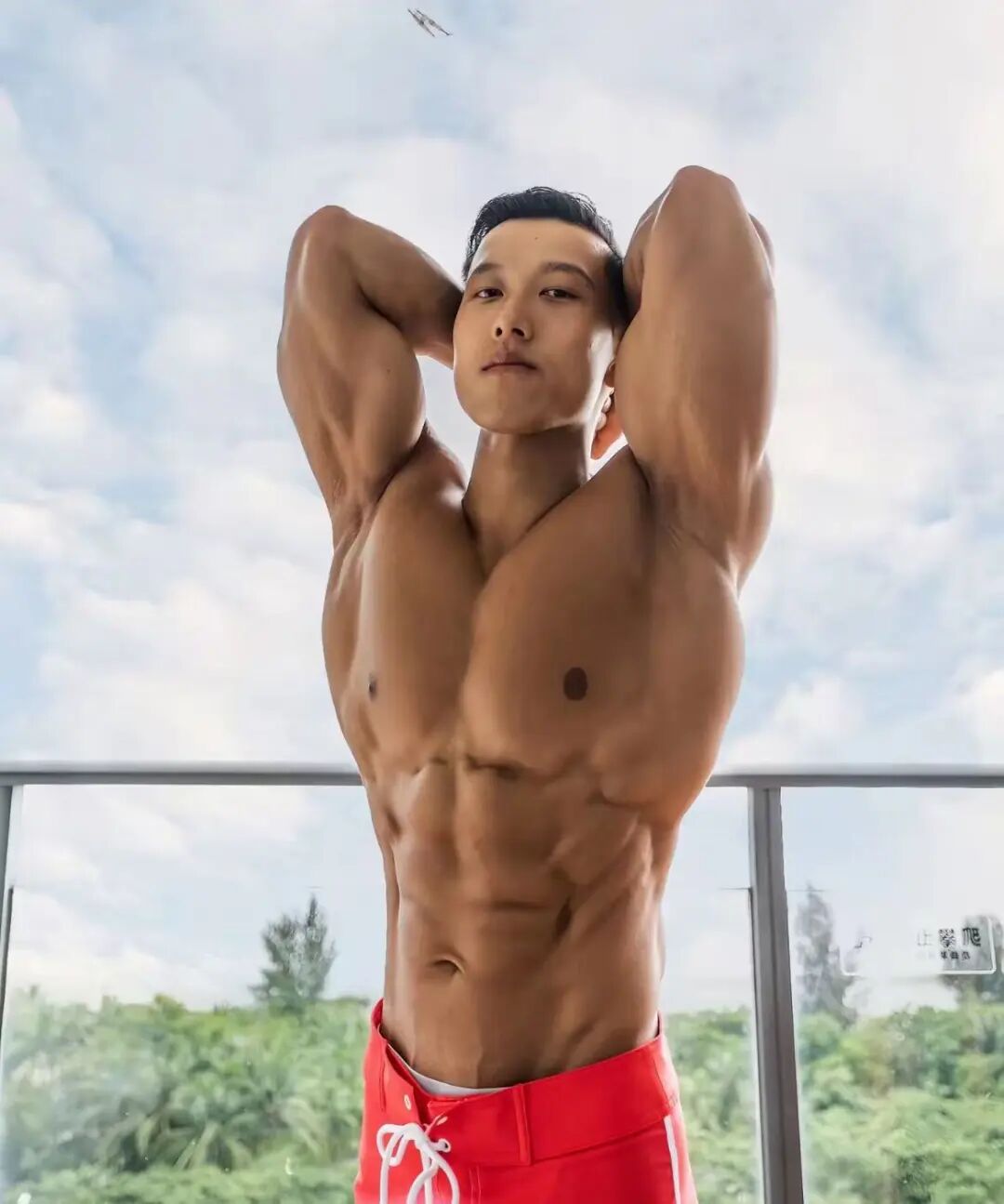 健身网红“小庞”肌肉被开发到最大!他建模脸配上八块腹肌“超润”,多少人到达不了?! 健身网红“小庞”肌肉被开发到最大!他建模脸配上八块腹肌“超润”,多少人到达不了?!