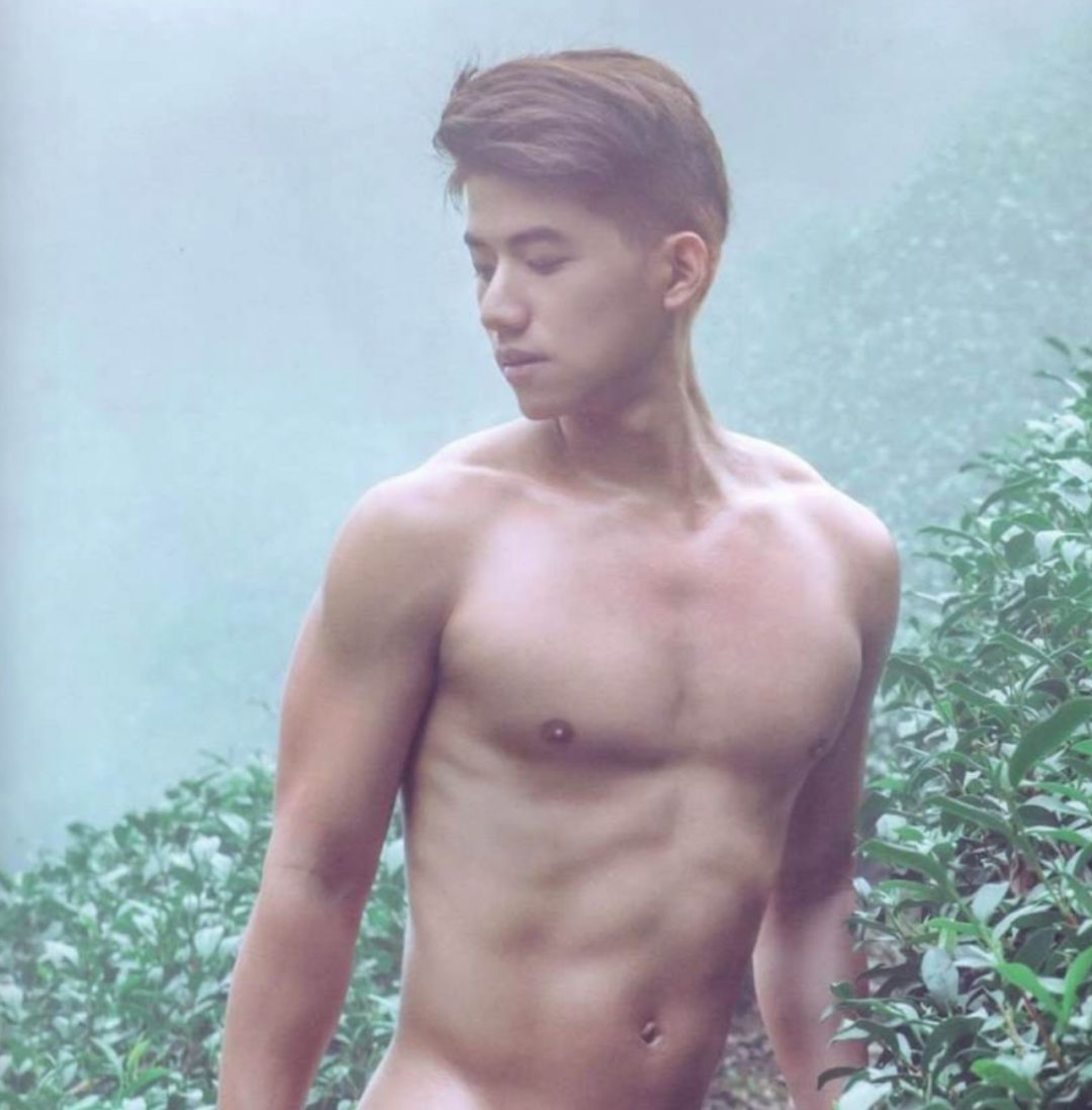 树林中的大鼻子肌肉帅哥 如仙踪林中的精灵