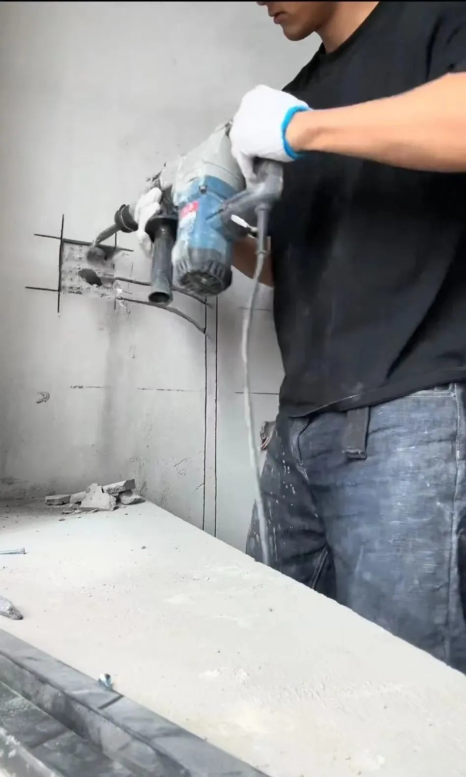 工地男神来袭!河南小伙寸头肌肉线条绝绝子! 工地男神来袭!河南小伙寸头肌肉线条绝绝子!