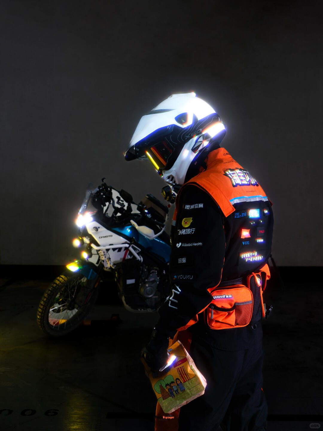 骑手换装了!这个“倒三角制服”要成为新一期的圈内爆款? 骑手换装了!这个“倒三角制服”要成为新一期的圈内爆款?